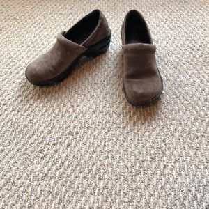 BOC sz 8 (39) grey-tan suede leather clog